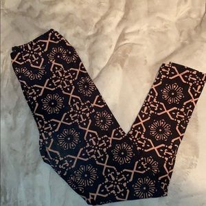 LuLaRoe Leggings (os 2-12)
